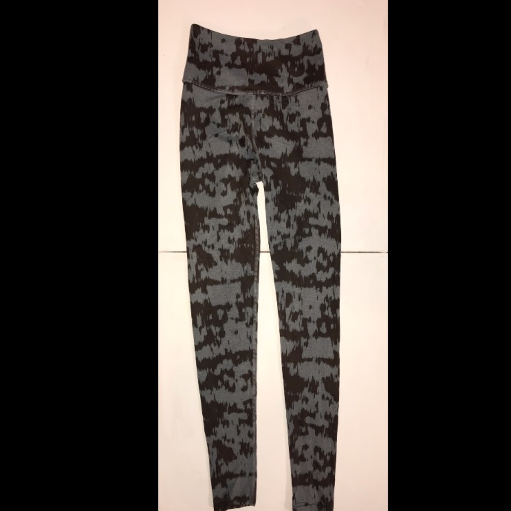 Beyond Yoga Shibori long legging. Medium